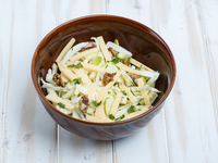 Салат из пекинской капусты, яблок и сыра