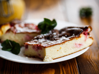 Творожная запеканка с клубникой