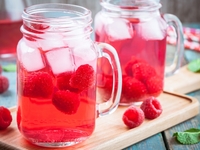 Малиновый лимонад с имбирем