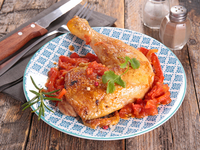 Куриные ножки с помидорами: три национальных рецепта