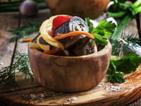 Заготовки из баклажанов: три вкусные идеи