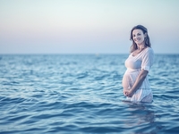 Кому не подойдут роды в воде: противопоказания для беременных