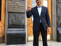 Президент Украины наградил ведущего Николая Тищенко почетным званием