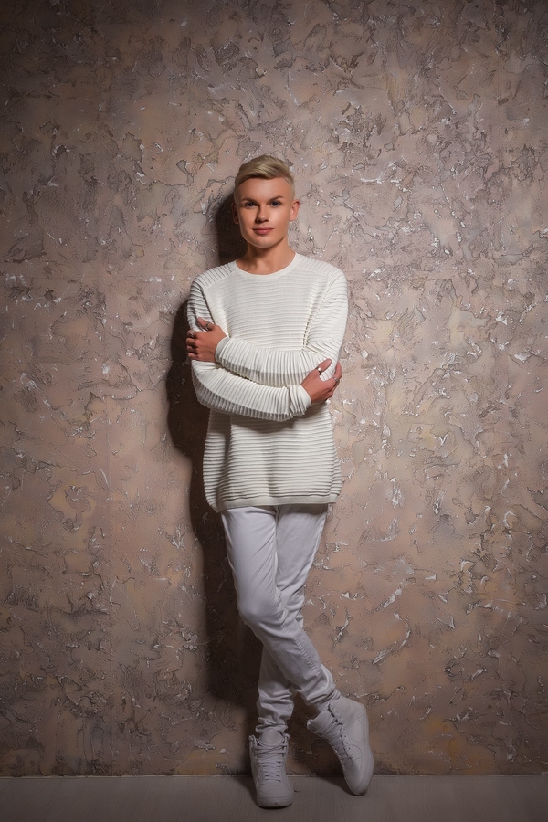 Филипп Левшин вернулся с видео-премьерой Лучшее лето