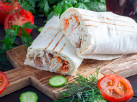 Рулет из лаваша с курицей и морковью по-корейски