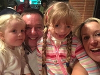 Девочка пережила 29 операций на лице, но остается самой счастливой