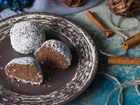 Пирожное Картошка в кокосовой стружке