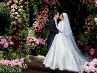 В Сети появились первые свадебные фото Миранды Керр и Эвана Шпигеля