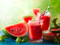 Летние коктейли с арбузом: три вкусные идеи