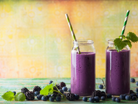 Смузи из черники и ежевики