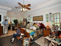 Сеть взбудоражило объявление о продаже "странного" дома в Ричмонде