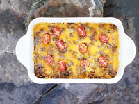 Пирог из картофельного теста с мясом и овощами