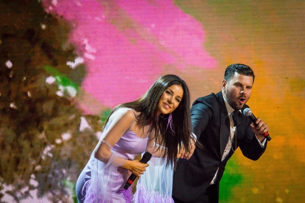 Злата Огневич спела на латышском языке