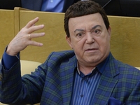 Иосифа Кобзона лишили звания почетного гражданина Славянска
