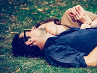 Как спят влюбленные: позы сна в паре