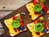 Полезные завтраки из авокадо: три вкусные идеи