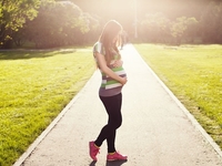 Назван возраст, в котором нужно родить, чтобы жить дольше