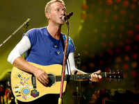 Группа Coldplay почтила память лидера Linkin Park на своем концерте