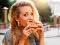 ТОП-5 продуктов, которые могут испортить даже идеальную фигуру