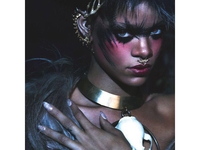 Рианна создала именную линию косметики