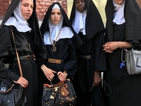 Moschino готовит рекламную кампанию с участием монахинь