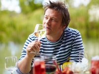 Как выбрать вино: советы Джейми Оливера