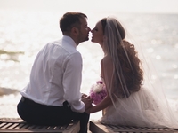 Свадьба на море: идеи образов для жениха и невесты