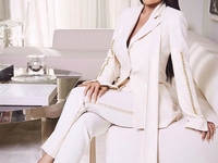 Кайли Дженнер продемонстрировала в Сети фото в телесном бикини