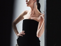 Мариякарла Босконо превратилась в фарфоровую статуэтку во время съемки