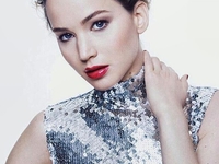 Обнаженная Дженнифер Лоуренс украсила страницы юбилейного номера Vogue