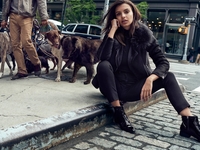 Эмили Ратаковски снялась в рекламной кампании DKNY