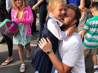 Экс-супруг Анны Седоковой отвел их дочь в первый класс