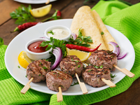 Кебаб из телятины по-гречески