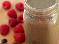 Завтрак на 350 калорий: смузи с шоколадом и малиной