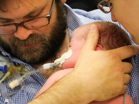 Родители поблагодарили врачей, которые помогли их ребенку прожить пять дней