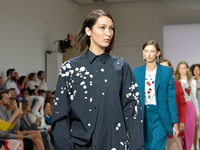 В показе Oscar de la Renta приняла участие самая востребованная модель современности