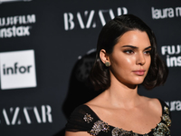 Кендалл Дженнер в откровенном наряде прибыла на вечеринку