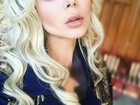 Алина Гросу поделилась снимками с нового шоу Андрея Малахова