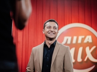 Кому идет больше: Зеленский надел пиджак любимого бренда Киану Ривза