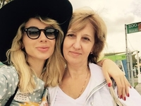 Мать LOBODA официально отказалась от депутатства