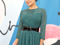 Ева Мендес презентовала собственную коллекцию в стильном наряде