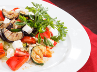 Салат из баклажанов с перцем и фетой