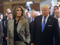 Меланья Трамп вышла в свет в деловом образе