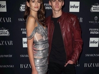 Звездная семья: Кайя и Пресли Гербер дефилировали в показе Burberry