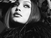 Джиджи Хадид украсила обложку Vogue Japan