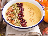 Здоровый завтрак: тыквенное пюре с орехами и семечками