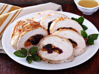 Рулет из индейки с сухофруктами