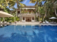 Кто после Хью Хефнера: опубликованы фото роскошного дома во Флориде