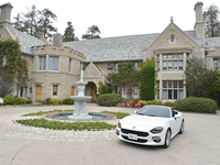 Что будет с особняком плейбоя Хью Хефнера