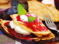 Блины со сливовым конфитюром